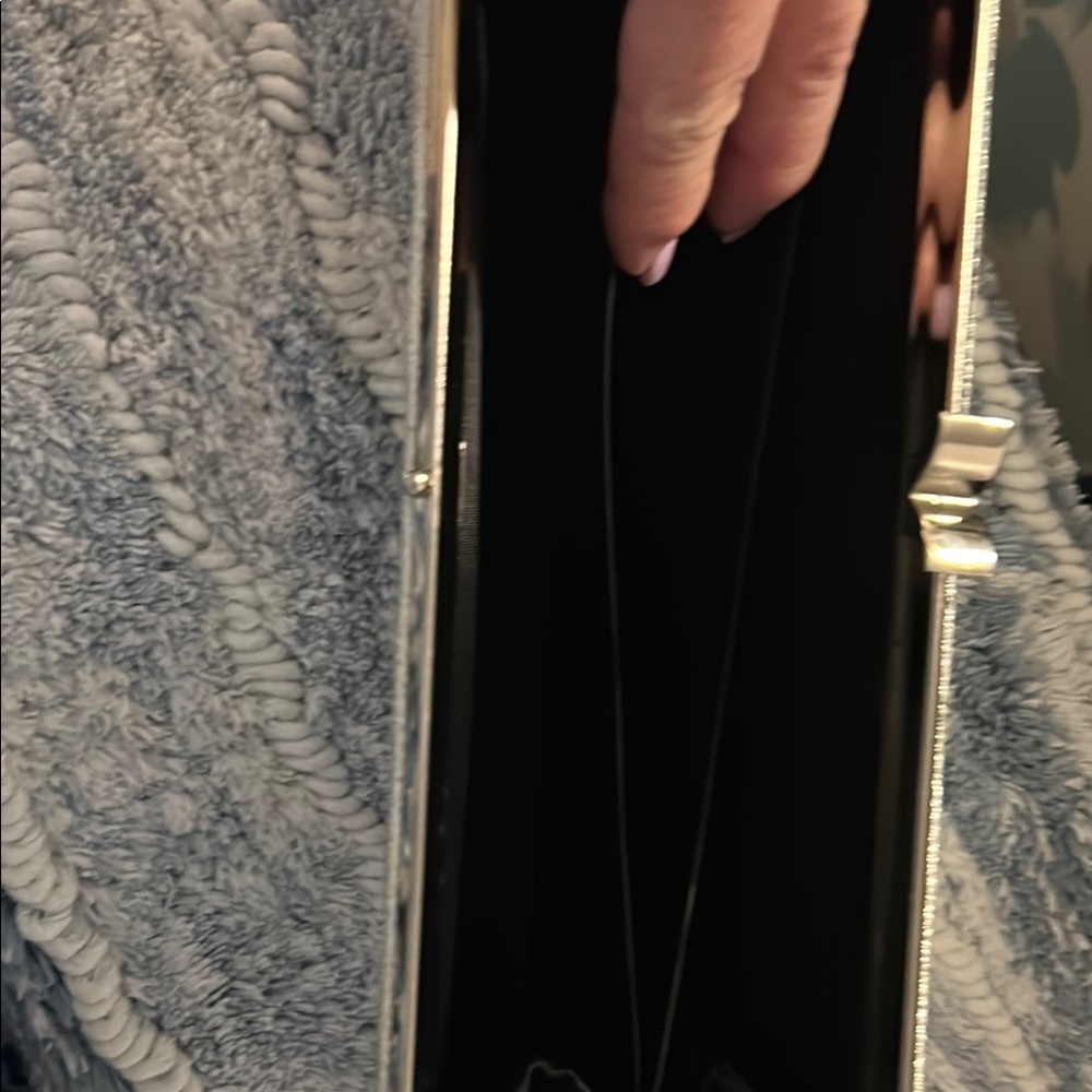 Elegant Vintage Silver Clutch - Picture 5 of 8